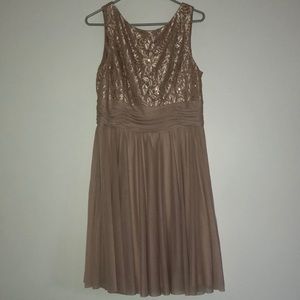 Jessica Howard Cream Evening Dress